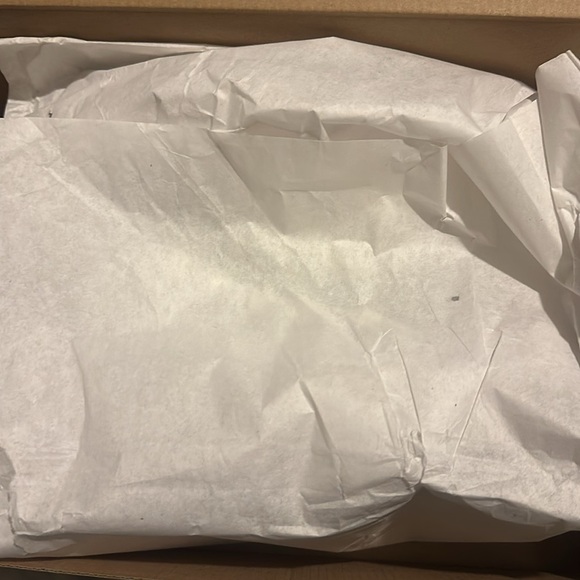 New Converse Chuck Taylor All Star Lugged
WOMEN'S HIGH TOP SHOE - Picture 9 of 14